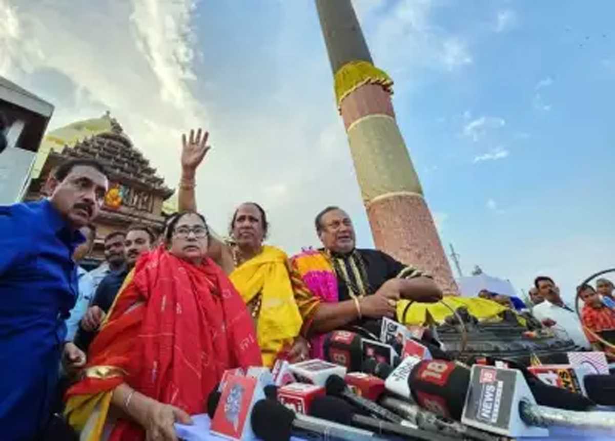 ममता ने जगन्नाथ मंदिर का दौरा किया, पटनायक के साथ शिष्टाचार बैठक